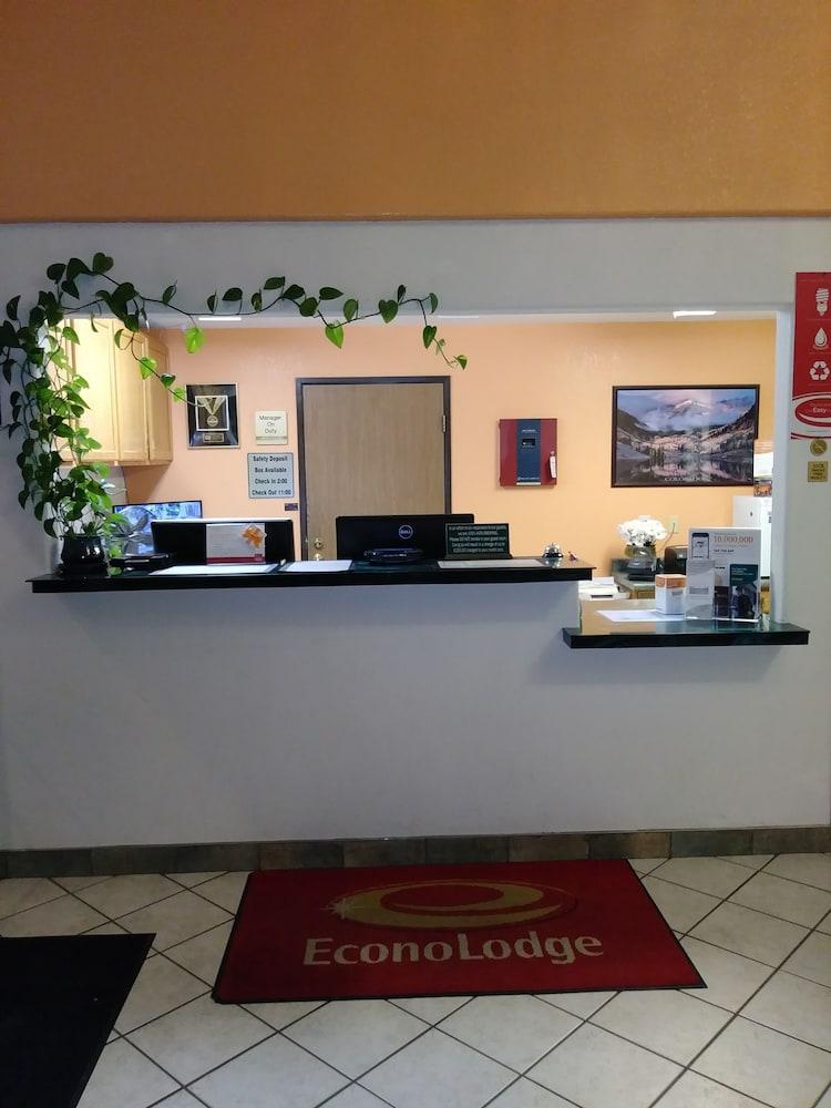Econo Canon City