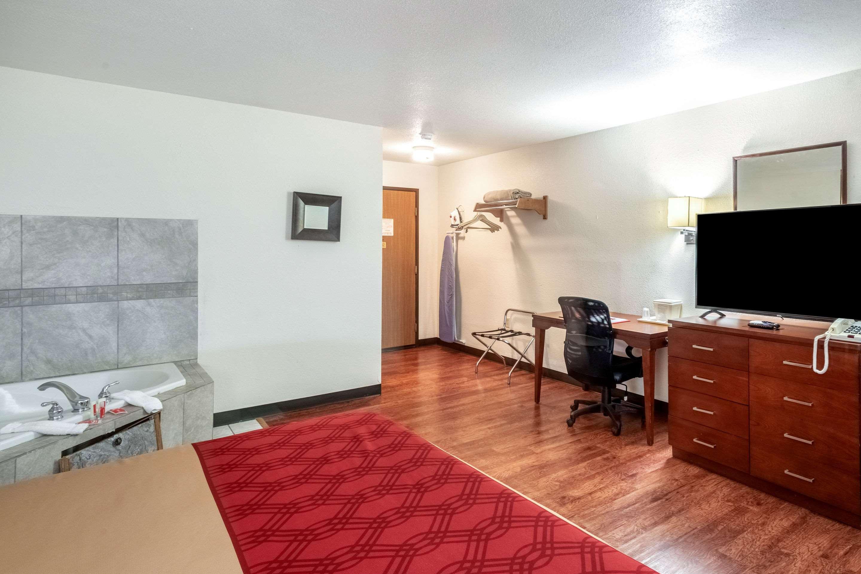 Econo Canon City